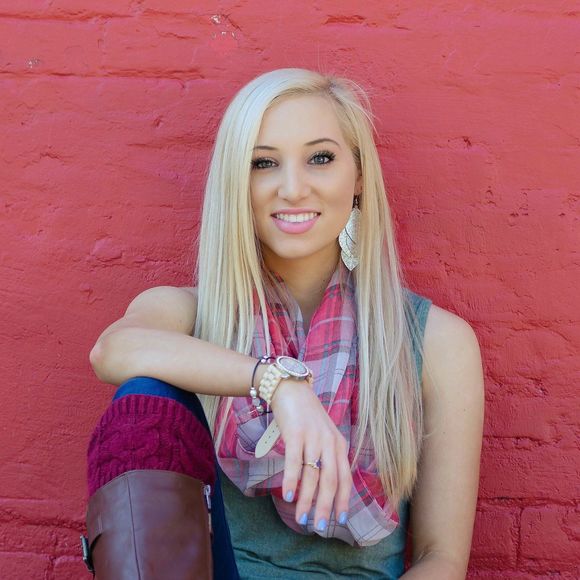 Meet your Posher, Alexis - Picture 6 of 8